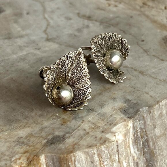 VTG Sterling Silver 925 Dainty 0.67" Textured Leaf Ball Screw Back Earrings - Picture 4 of 16